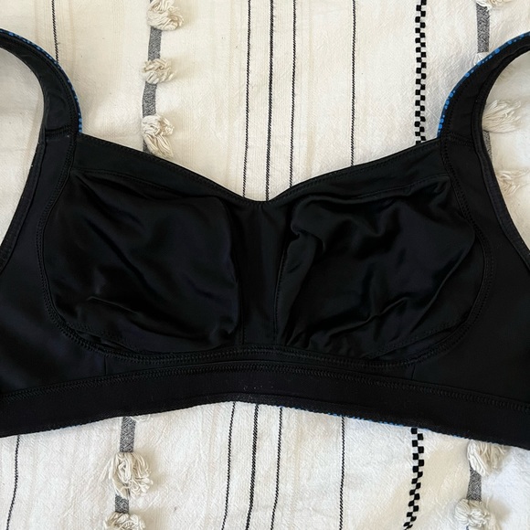 Lululemon bra - Picture 2 of 4